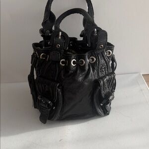 Kenzie bucket bag